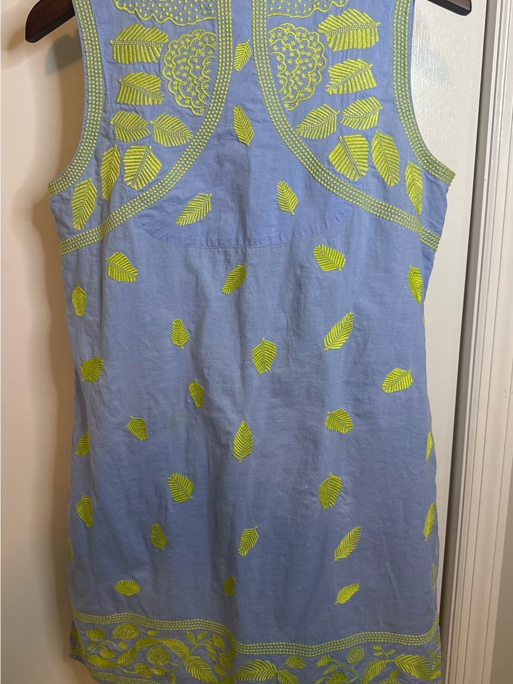 Gretchen Scott Women's Tank Shift Dress Light Blue with Lime Green Embroidery M - Picture 2 of 8